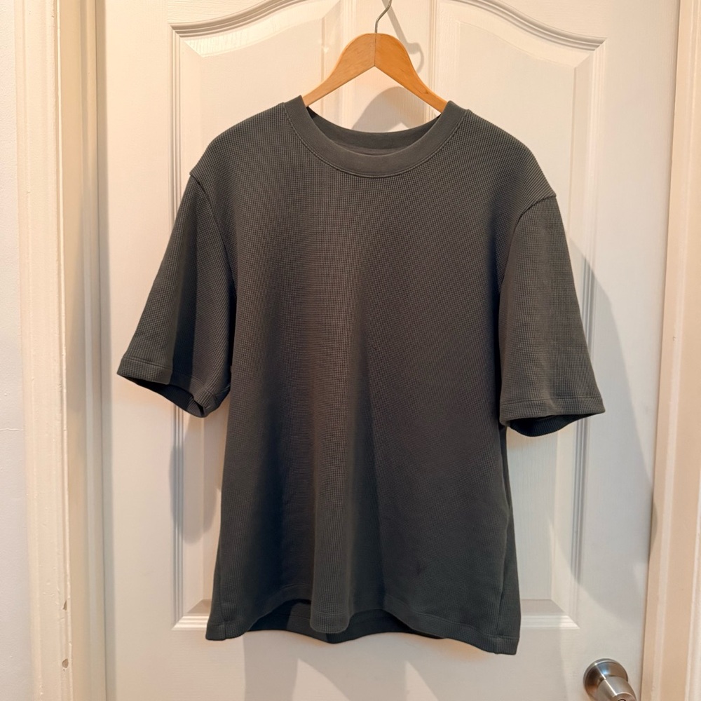lululemon athletica Men's Cotton Blend Waffle Knit Short Sleeve Tee Olive Green